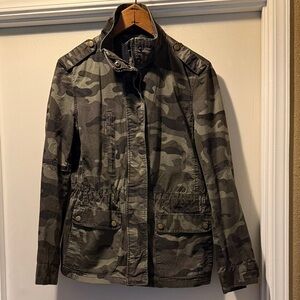 Women’s Camouflage Utility Jacket - Olive/Black
